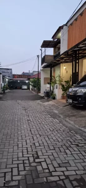 Dijual Rumah 2-lantai Siap Huni Bintara dalam Cluster, Bebas Banjir-3