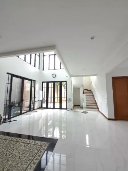 Rumah elit di jalan raya Telaga Bodas-4