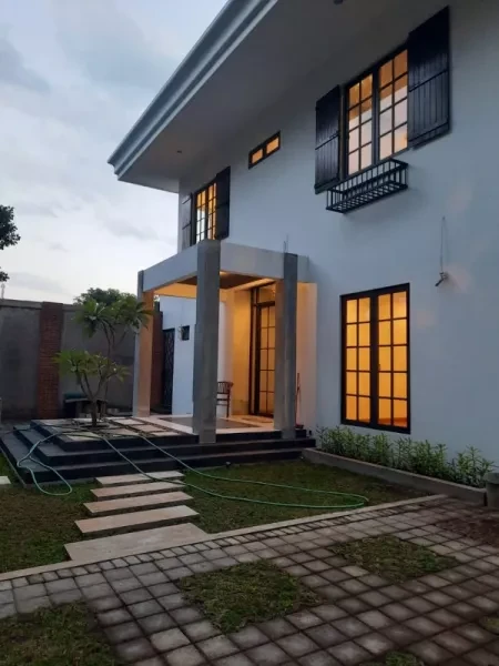 Rumah elit di jalan raya Telaga Bodas-2