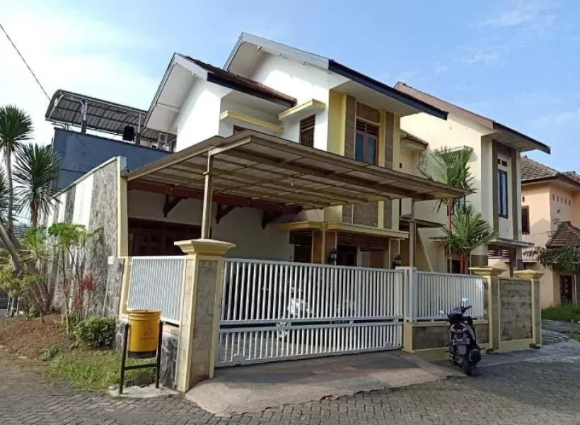 VILLA SIAP HUNI KOTA BATU HOOK FULL KAYU JATI-1